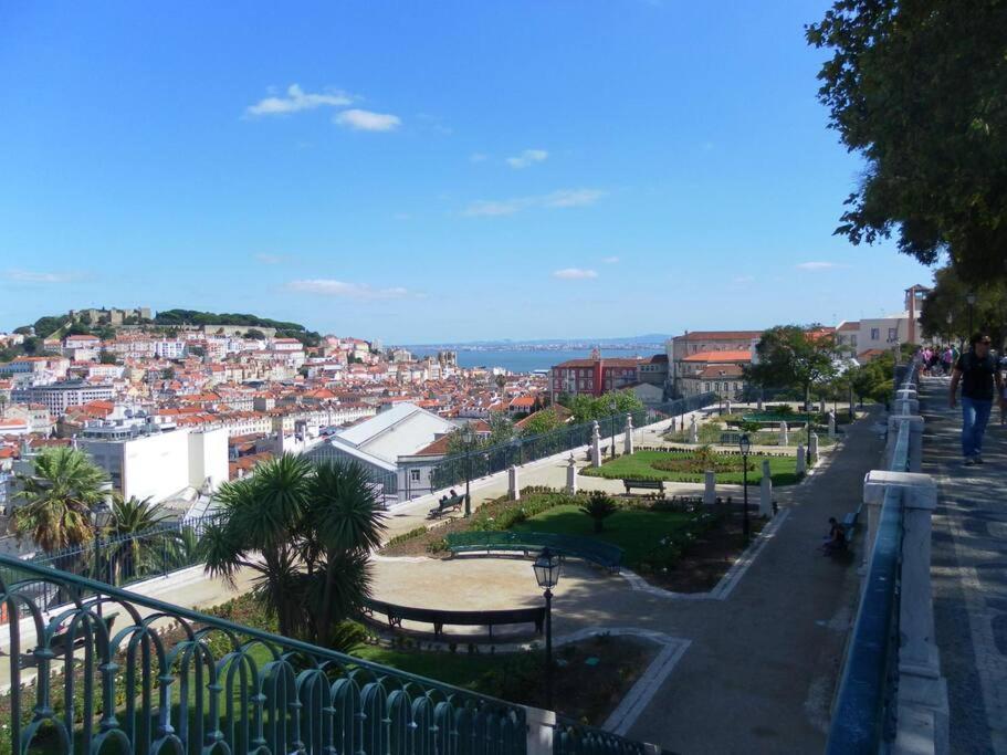 Dpj Romantic Jardim Apt - Lift! - Pr.Real/Bairro Alto! Apartment Lisbon Exterior photo